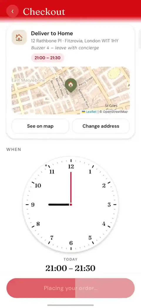 La commande : l'adresse de livraison sur une carte, un cadran d'horloge pour choisir le créneau de livraison à la demi-heure, et la commande en cours de validation.